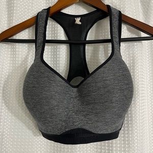 Under Armour Heat Gear Sports Bra 34DD Black / Grey